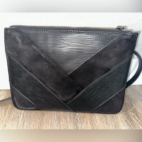 Chico's Two Tone Purse Crossbody Bag Adjustable Solid Black 8H X 11L - Picture 1 of 12